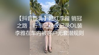 全景厕拍几个穿校服的学生妹尿尿,闻自己内裤,疑似抠逼,附带生活照对比 (1)