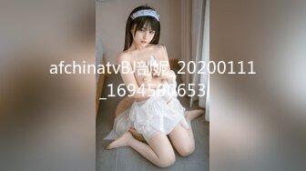 【OnlyFans】OF极品女神 Naomiii 付费福利，后备箱的专属礼物，打卡景点外拍，极品大屁股 19